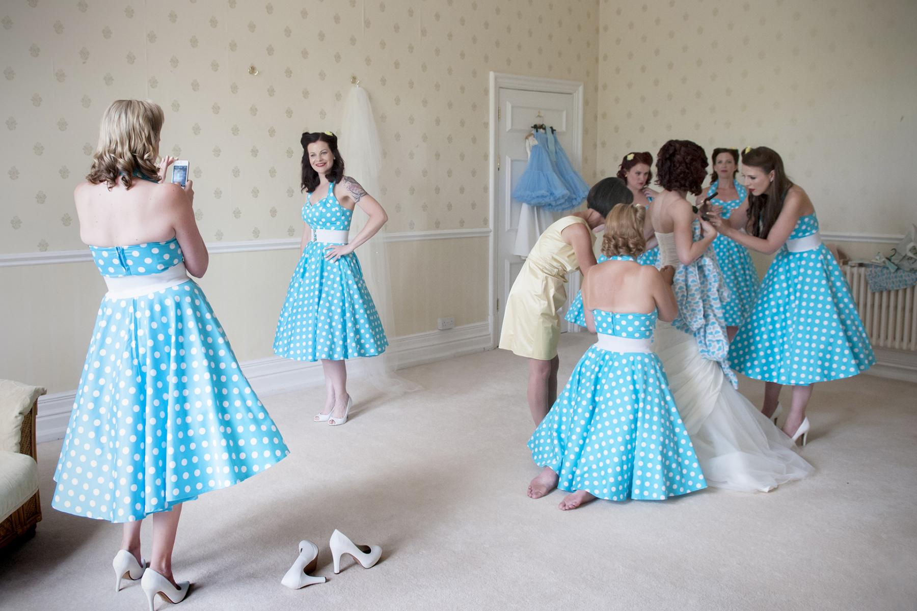 buckland-hall-wedding-photographer-bridal-preparations-bridesmaid-selfies-reportage-wedding-photographer-south-wales