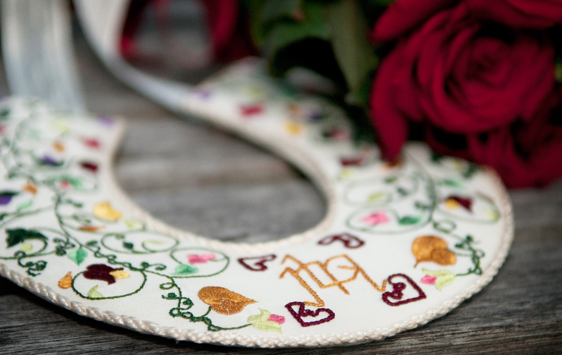 embroidered-lucky-horseshoe-Bryngarw-house-wedding photography