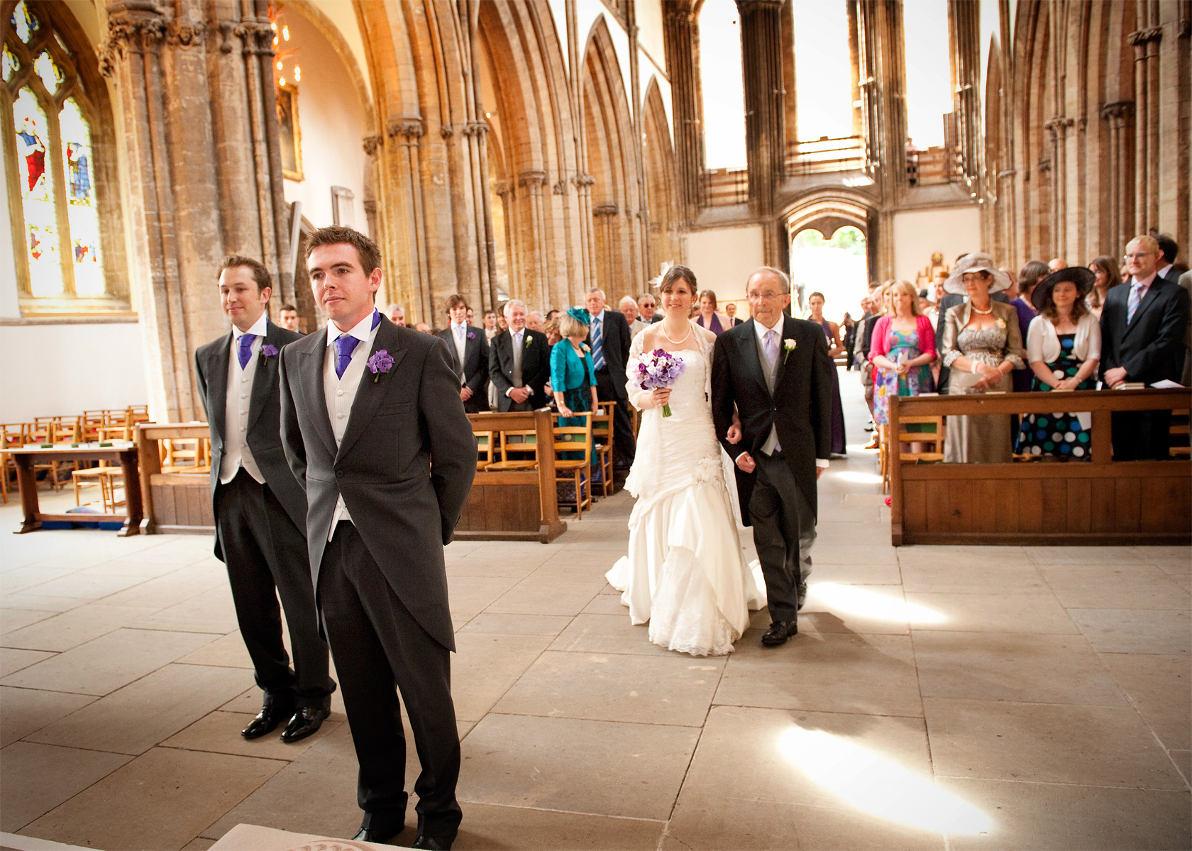 Entrance-of-Bride-at-Llandaff-Cathedral-wedding-photography-in-south-wales.